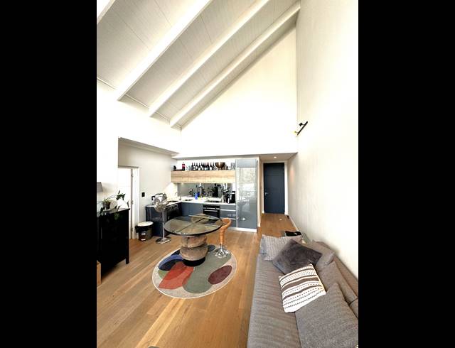 1 BEDROOM APARTMENT FOR SALE IN SANDRINGHAM